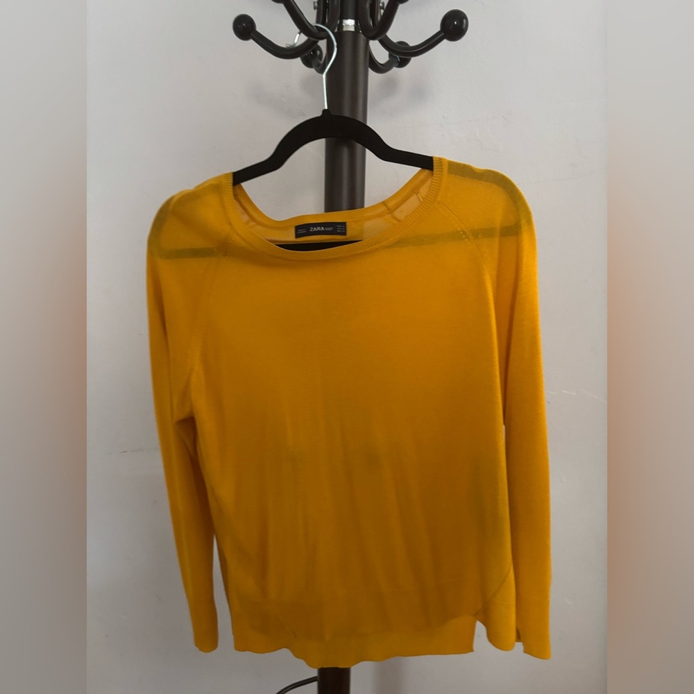 Zara Women's Mustard Yellow Sweatshirt